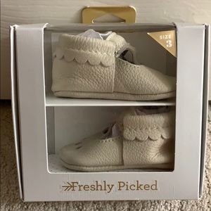 Freshly Picked baby moccasin shoes